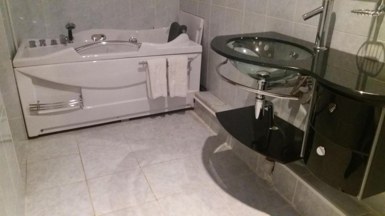 Saryarka Hotel Астана Екстер'єр фото